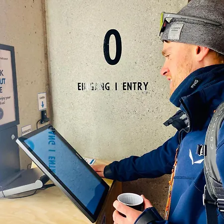 Peaky Riders Self Check-in Zermatt