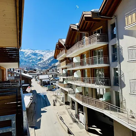 Peaky Riders Self Check-in Hotel Zermatt