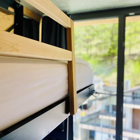 Peaky Riders Self Check-in Otel Zermatt