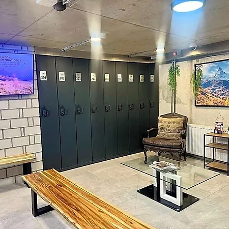 מלון Peaky Riders Self Check-in צרמט
