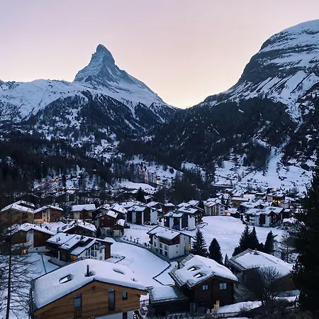 Peaky Riders Self Check-in Zermatt