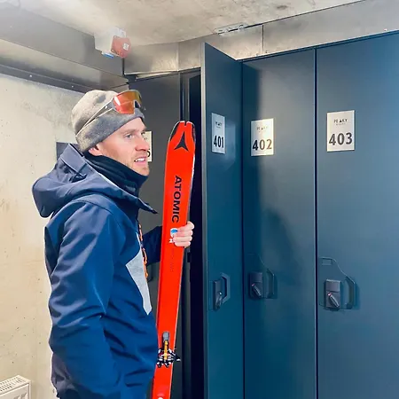 מלון Peaky Riders Self Check-in