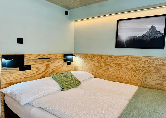 Peaky Riders Self Check-in צרמט