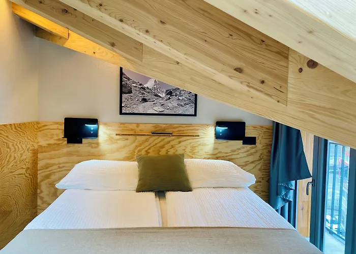 מלון Peaky Riders Self Check-in 2*