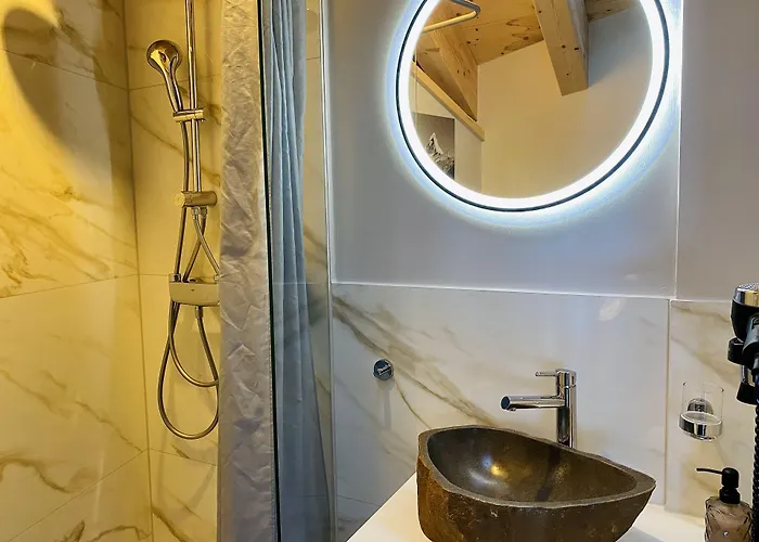 Peaky Riders Self Check-in מלון צרמט