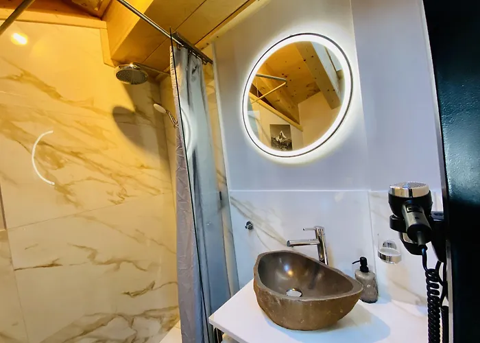 Peaky Riders Self Check-in מלון